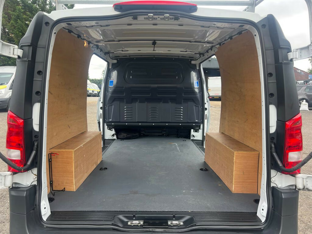 Mercedes-Benz eVito 66 Progressive L2 Panel Van White #4