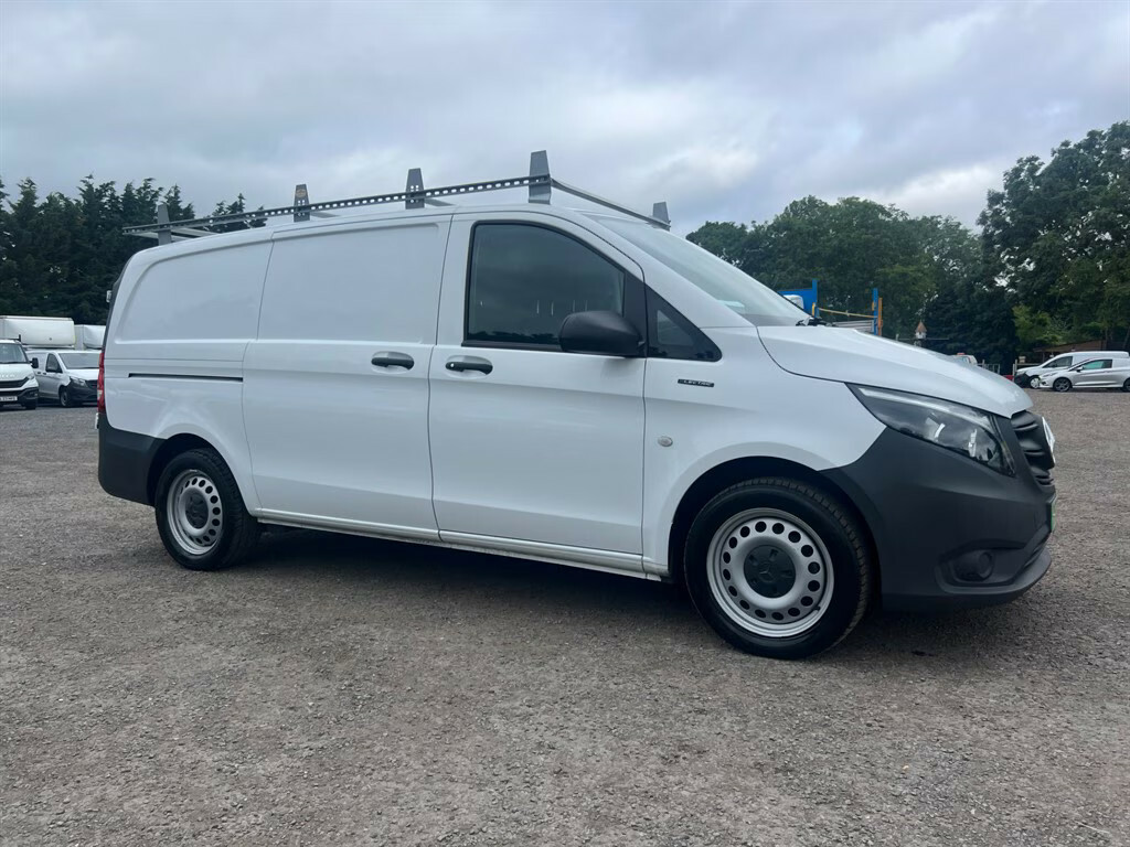 Mercedes-Benz eVito 66 Progressive L2 Panel Van White