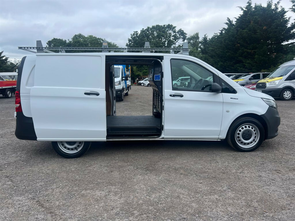 Mercedes-Benz eVito 66 Progressive L2 Panel Van White #3
