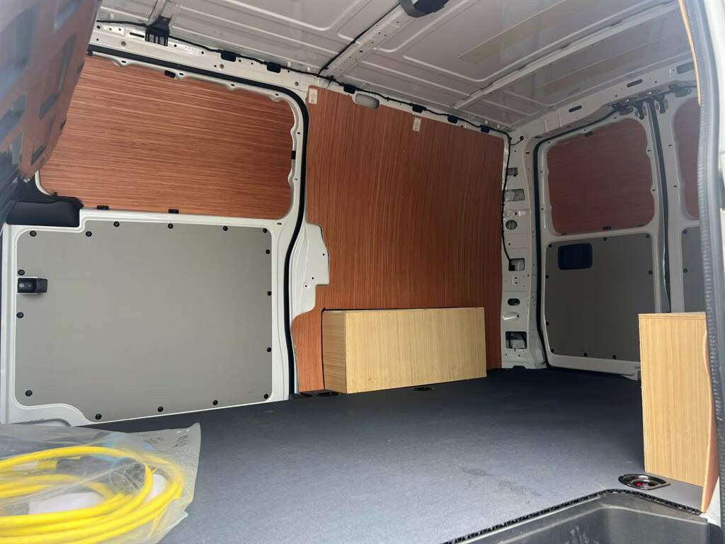 Mercedes-Benz eVito 66 Progressive L2 Panel Van White #6