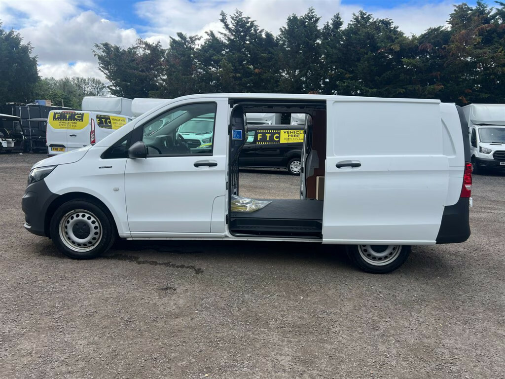 Mercedes-Benz eVito 66 Progressive L2 Panel Van White #4