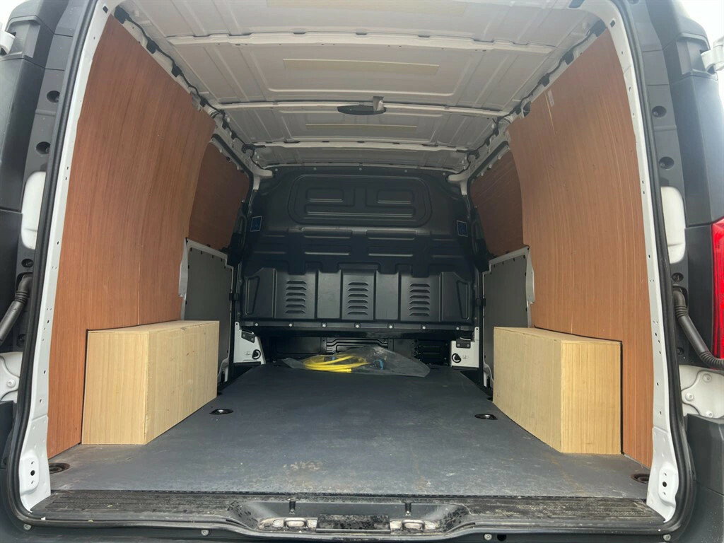Mercedes-Benz eVito 66 Progressive L2 Panel Van White #5