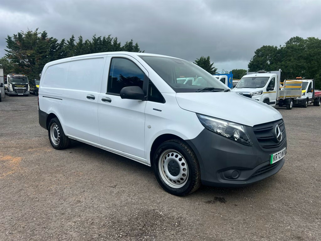 Mercedes-Benz eVito 66 Progressive L2 Panel Van White