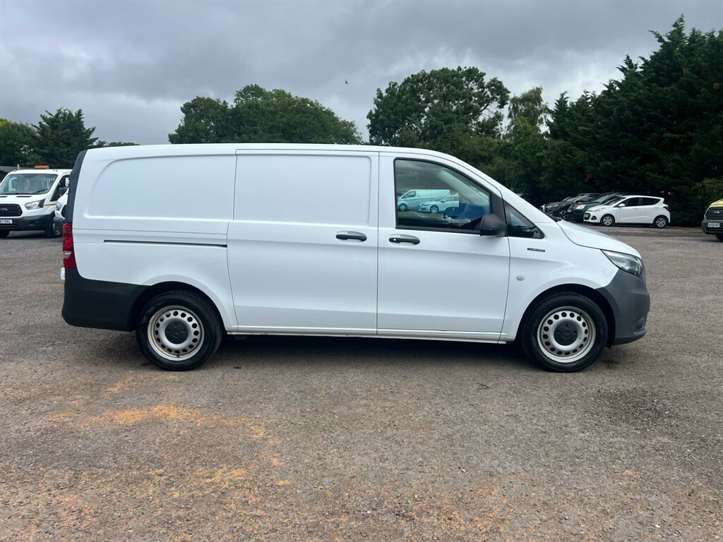 Mercedes-Benz eVito 66 Progressive L2 Panel Van White #3