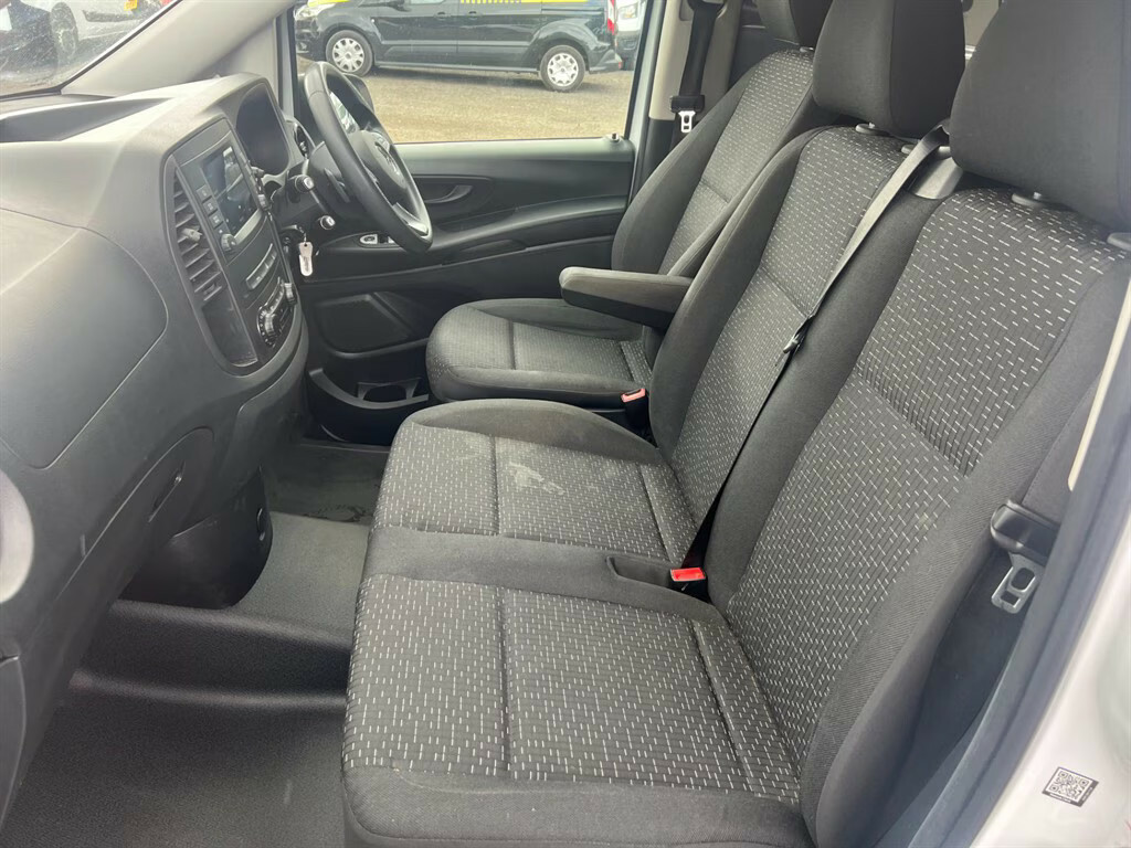 Mercedes-Benz eVito 116 E 66 Kwh Progressive L2 Lwb 115 Ps Au White #17