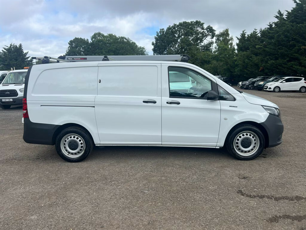 Mercedes-Benz eVito 116 E 66 Kwh Progressive L2 Lwb 115 Ps Au White #7