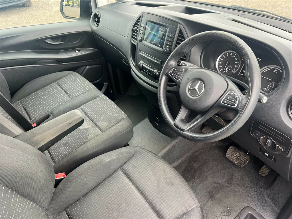 Mercedes-Benz eVito 116 E 66 Kwh Progressive L2 Lwb 115 Ps Au White #16