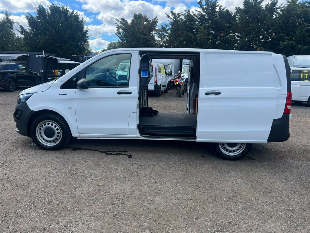 Mercedes-Benz eVito 85Kw 66Kwh Progressive Van Panel Van White #5