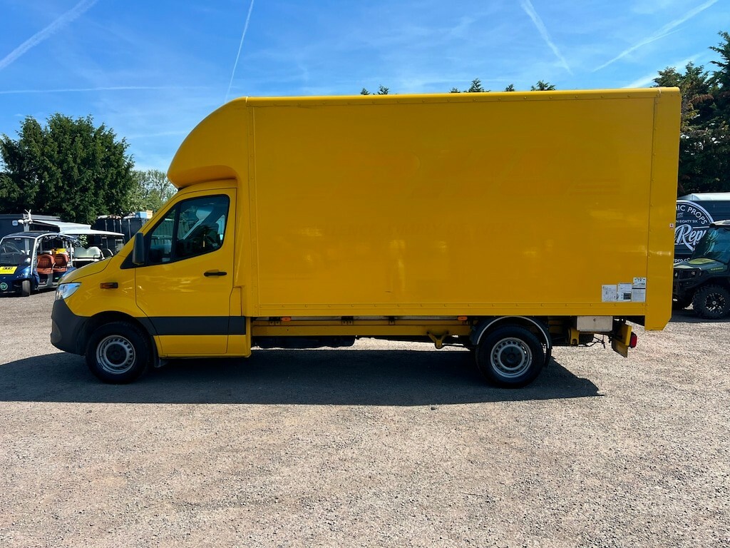 Mercedes-Benz Sprinter 3.5T Progressive Chassis Cab Chassis Cab Ma Yellow #2