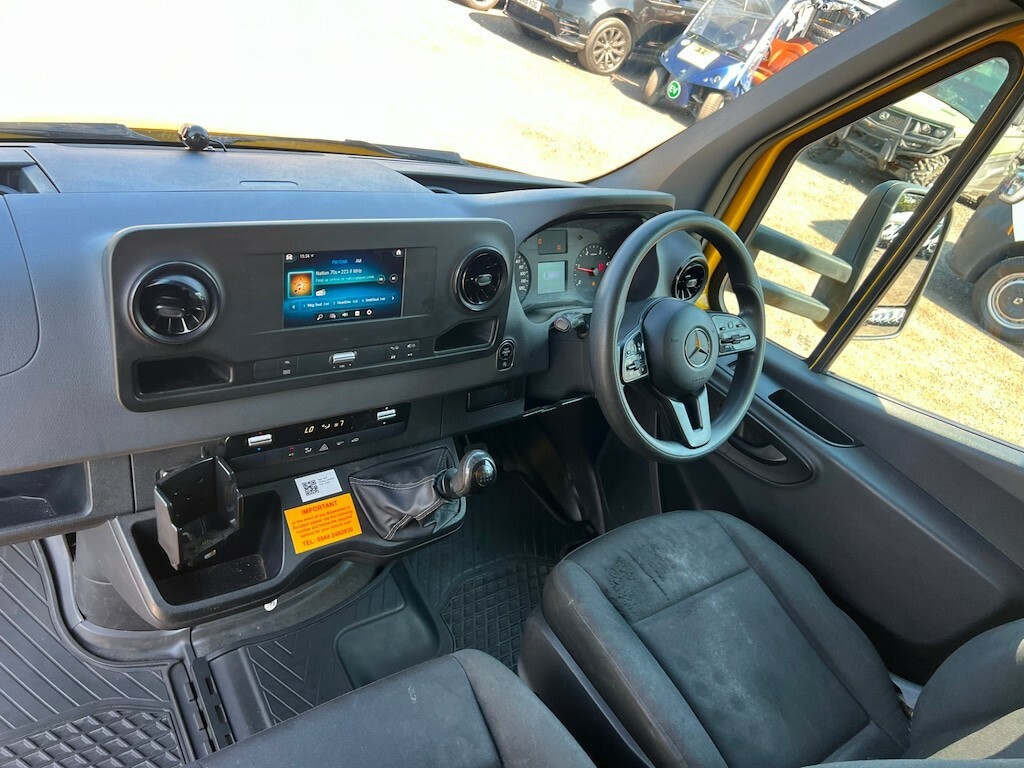 Mercedes-Benz Sprinter 314 Cdi Progressive Luton Van Yellow #6
