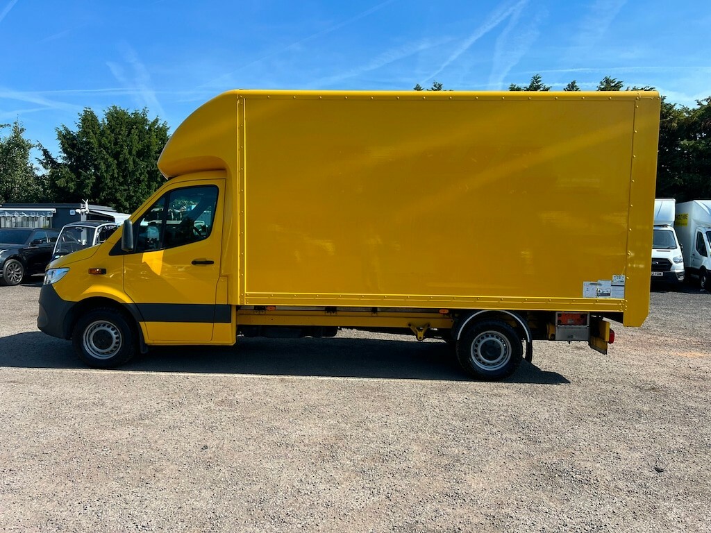 Mercedes-Benz Sprinter 314 Cdi Progressive Luton Van Yellow #2