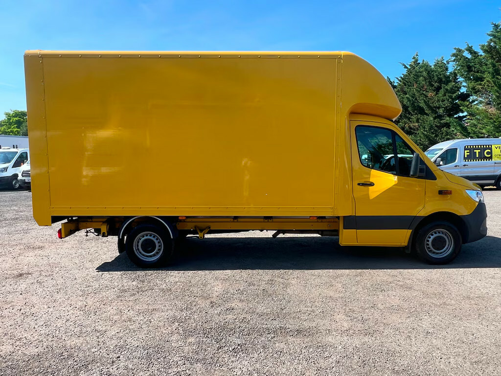 Mercedes-Benz Sprinter 314 Cdi Progressive Luton Van Yellow #3
