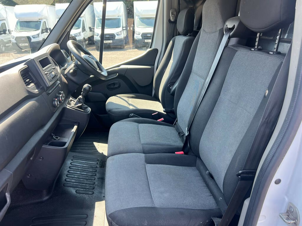 Renault Master 2.3L Advance White #7