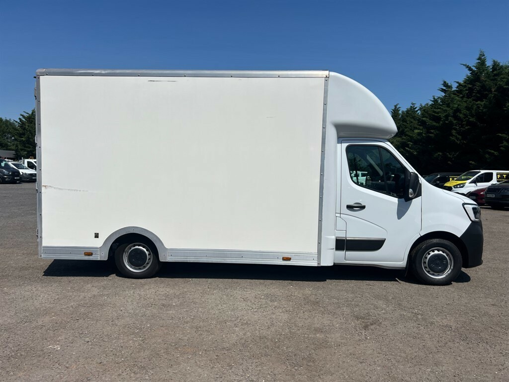Renault Master Ll35 Energy Dci 145 Business Low Roof Platform Cab White