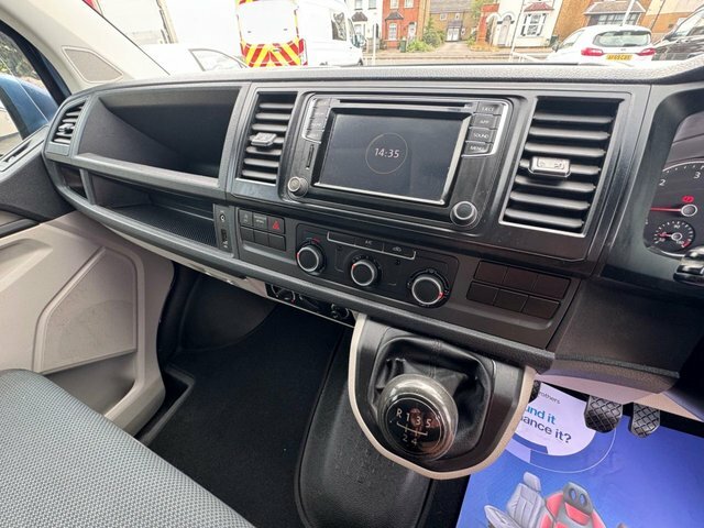 Volkswagen Transporter 2L Highline Black #16