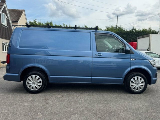 Volkswagen Transporter 2L Highline Black #8