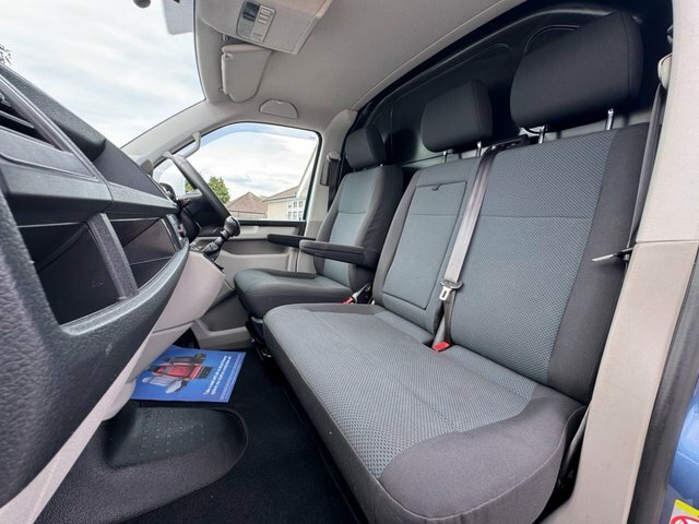Volkswagen Transporter 2L Highline Black #17