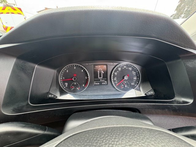 Volkswagen Transporter 2L Highline Black #13