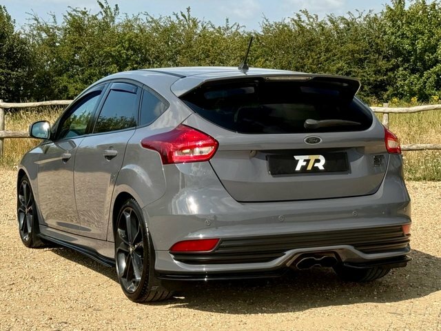 Ford Focus Hatchback Grey #18