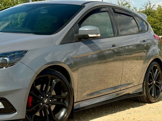 Ford Focus Hatchback Grey #13