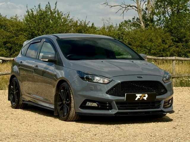 Ford Focus Hatchback Grey #9