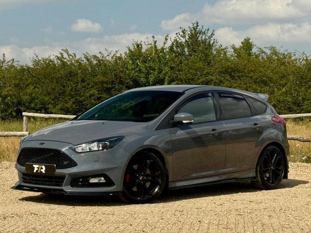 Ford Focus Hatchback Grey #1