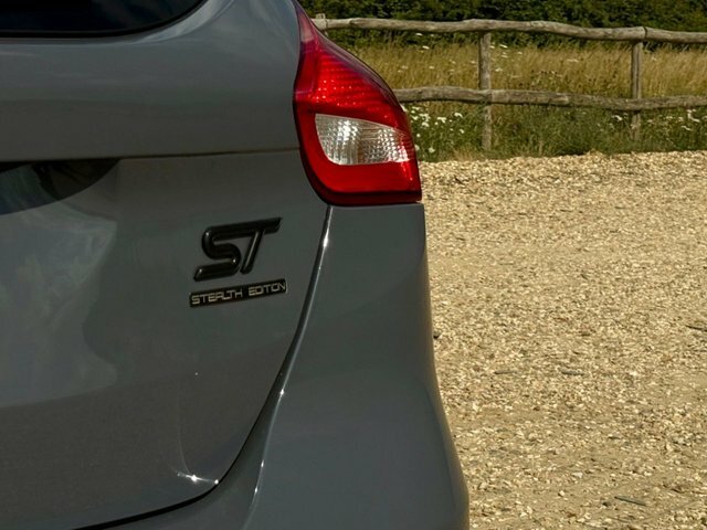 Ford Focus Hatchback Grey #3