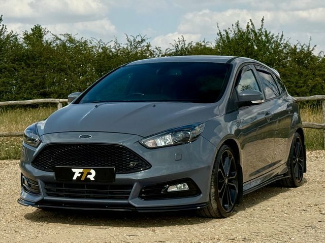 Ford Focus Hatchback Grey #8
