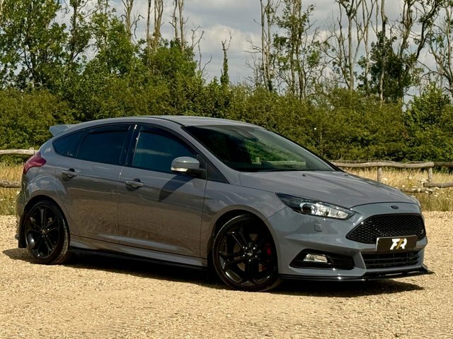 Ford Focus Hatchback Grey #11