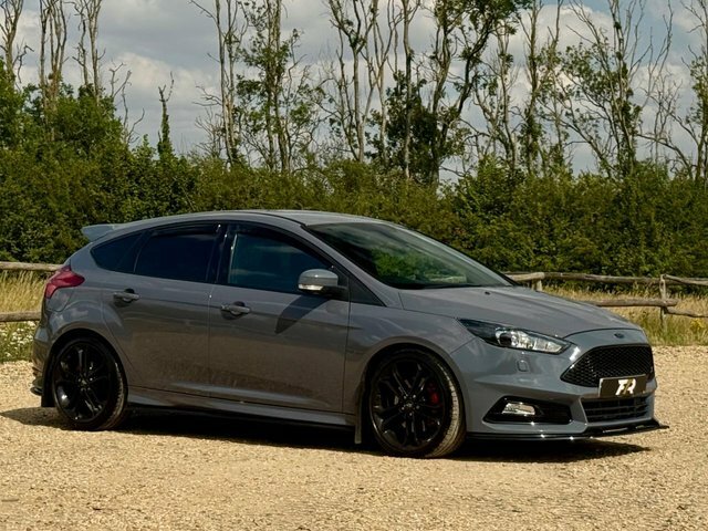 Ford Focus Hatchback Grey #12
