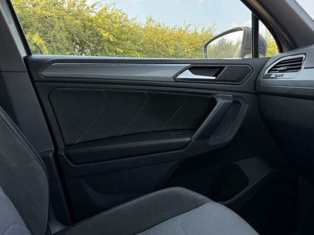 Volkswagen Tiguan 2.0 Tdi R-line Tech Suv Dsg Euro 6 S S Grey #4
