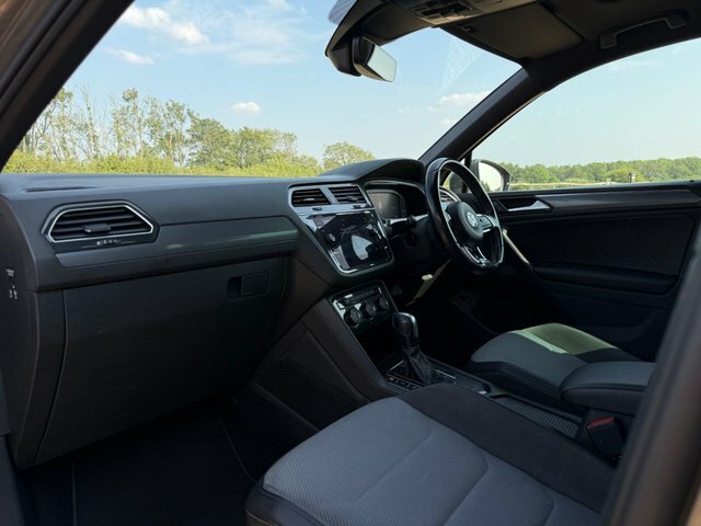 Volkswagen Tiguan Elegance White #7