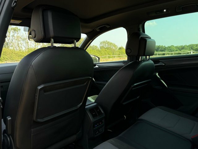 Volkswagen Tiguan Elegance White #12