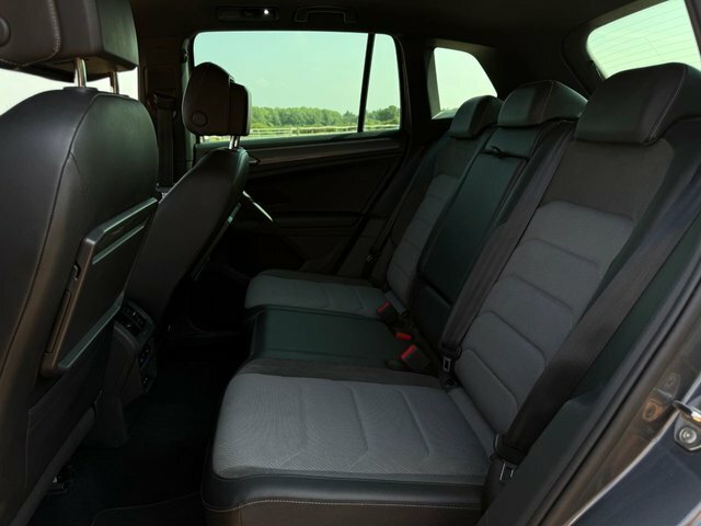 Volkswagen Tiguan 2.0 Tdi R-line Tech Suv Dsg Euro 6 S S Grey #3
