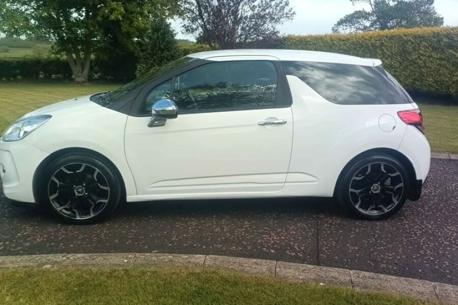 Citroen DS3 Hatchback White #4