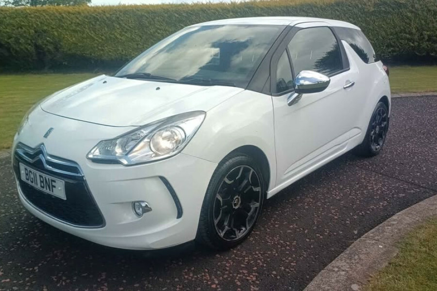 Citroen DS3 Hatchback White #5