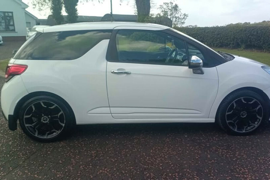 Citroen DS3 Hatchback White #6