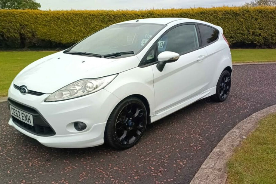 Ford Fiesta Hatchback White #6