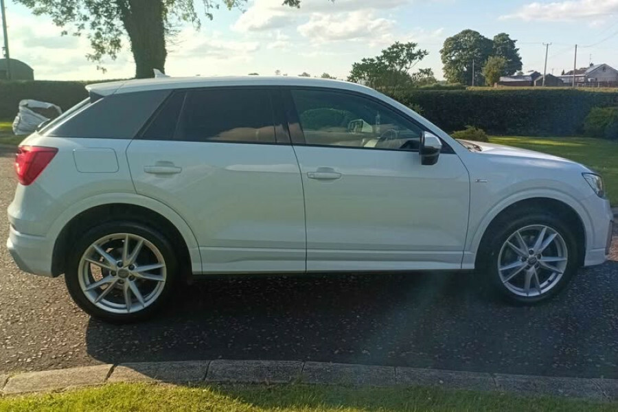 Audi Q2 Suv White #2