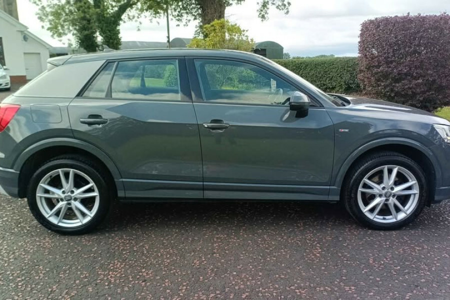 Audi Q2 Suv Grey #2