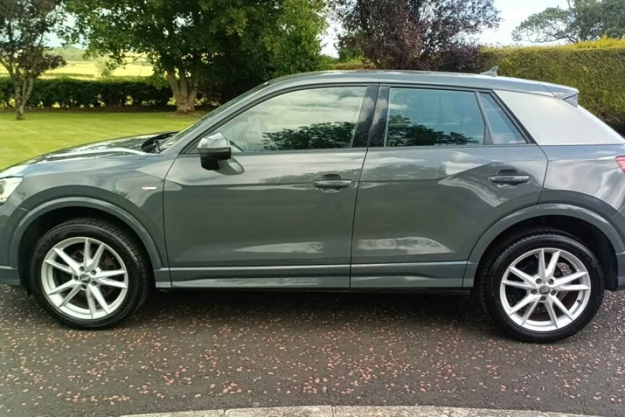 Audi Q2 Suv Grey #5