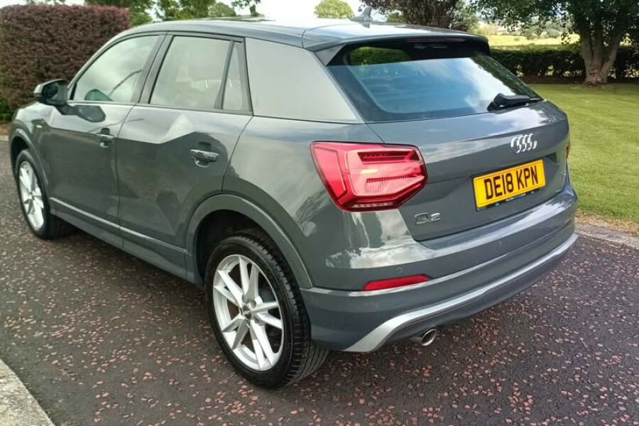 Audi Q2 Suv Grey #4
