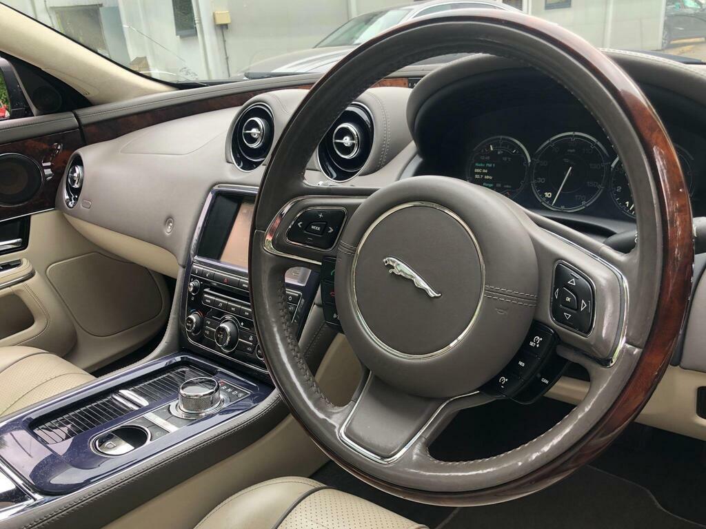Jaguar XJ D V6 Portfolio Red #32