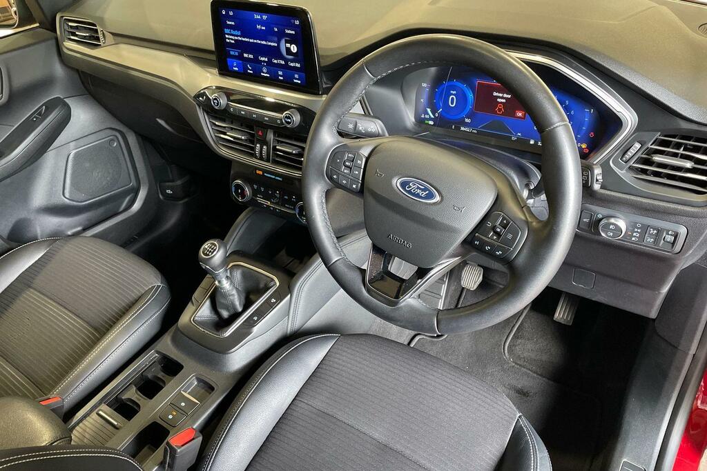 Ford Kuga 1.5 Ecoboost 150 Titanium Edition DY23JBV Red #6