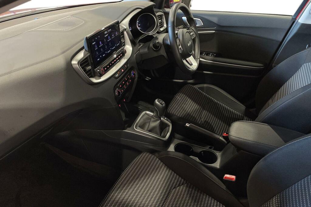 Kia Ceed 1.5T Gdi Isg 138 2 LA25NNJ Red #2