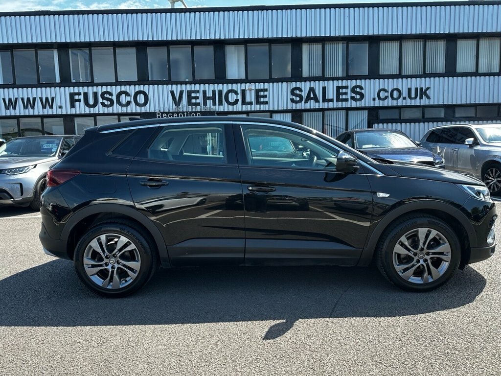 Vauxhall Grandland X 1.2L Tech Line Nav Black #2