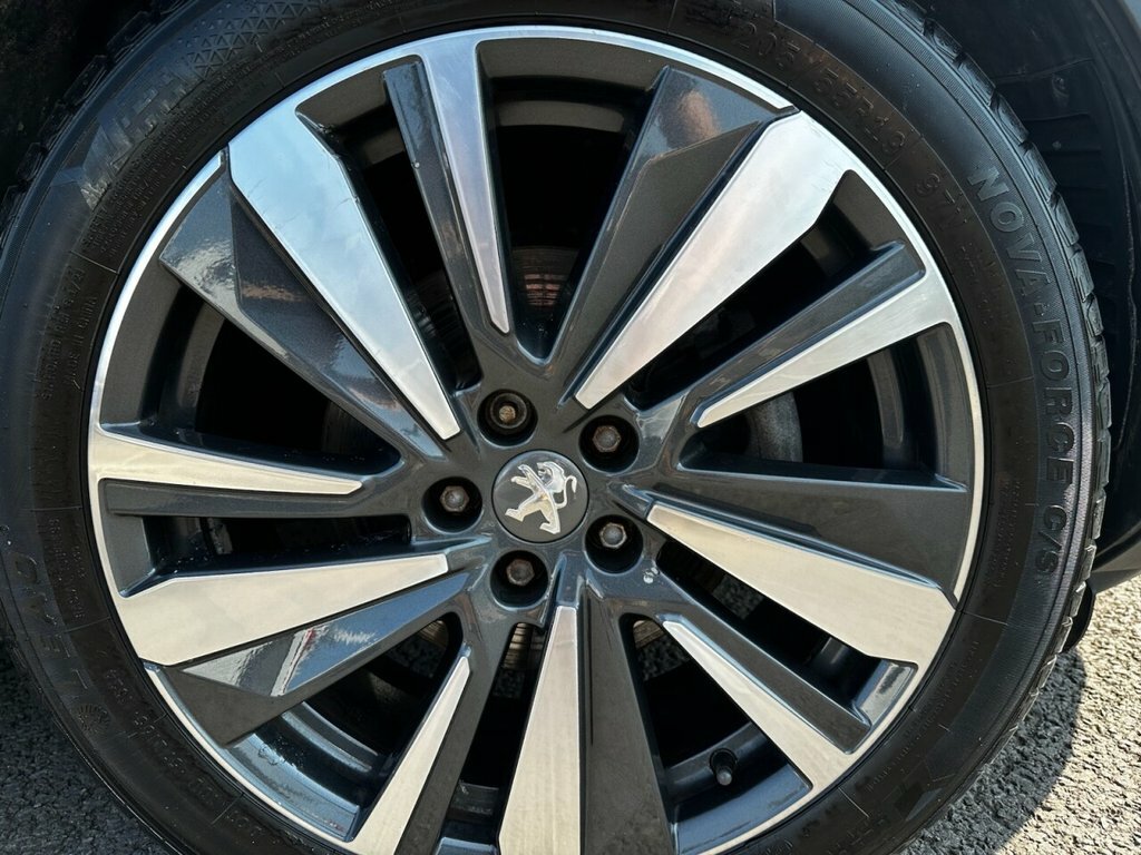 Peugeot 3008 1.2L Gt Line Red #3