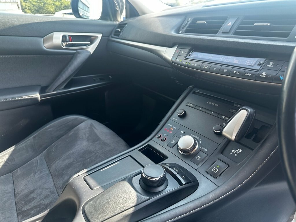 Lexus CT 200H 1.8 Advance Cvt White #20