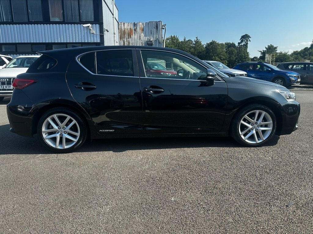 Lexus CT 200H 1.8 Advance Cvt White #8