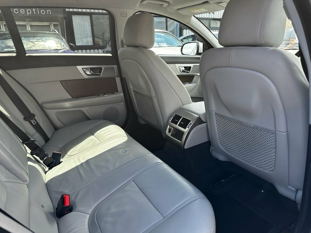Jaguar XF 3.0 V6 340Ps Portfolio #9